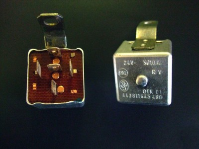 UNI 24V 5-pin sheet metal relay